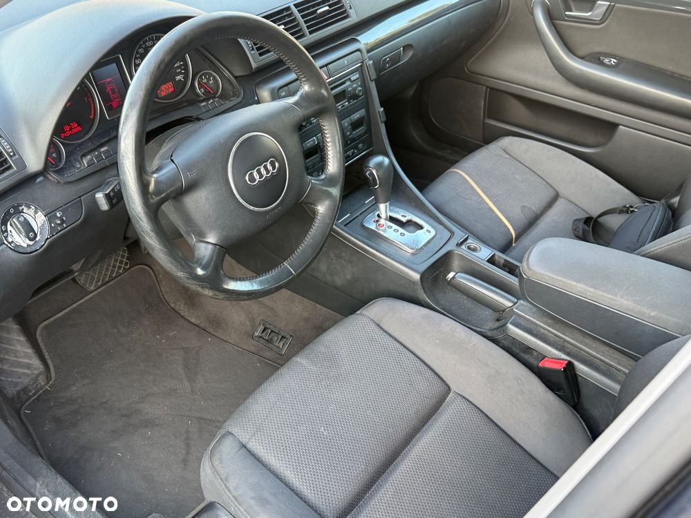 Audi A4 Limousine 2.0 FSI - 9