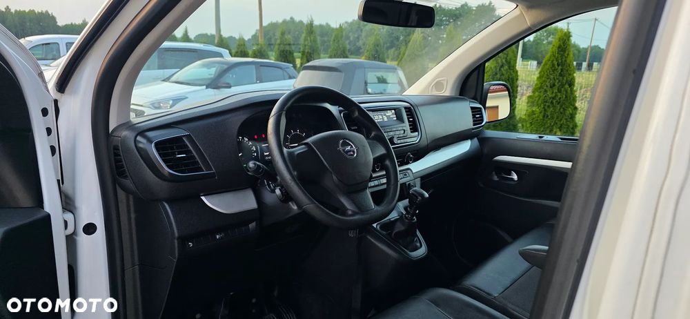 Opel Vivaro - 11