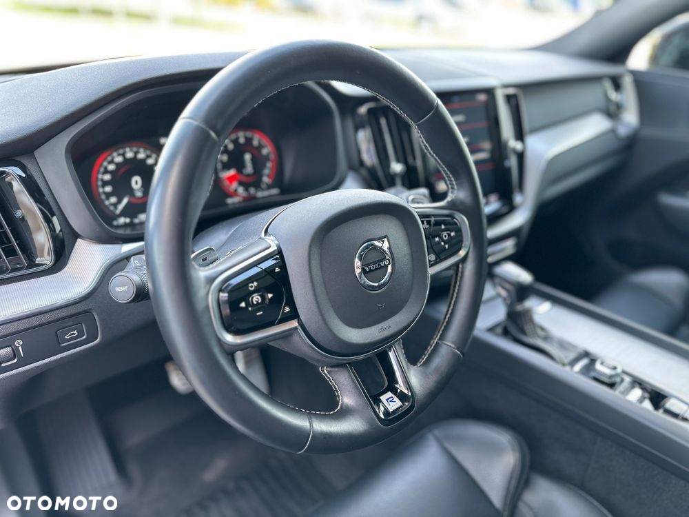 Volvo XC 60 T6 AWD R-Design - 10