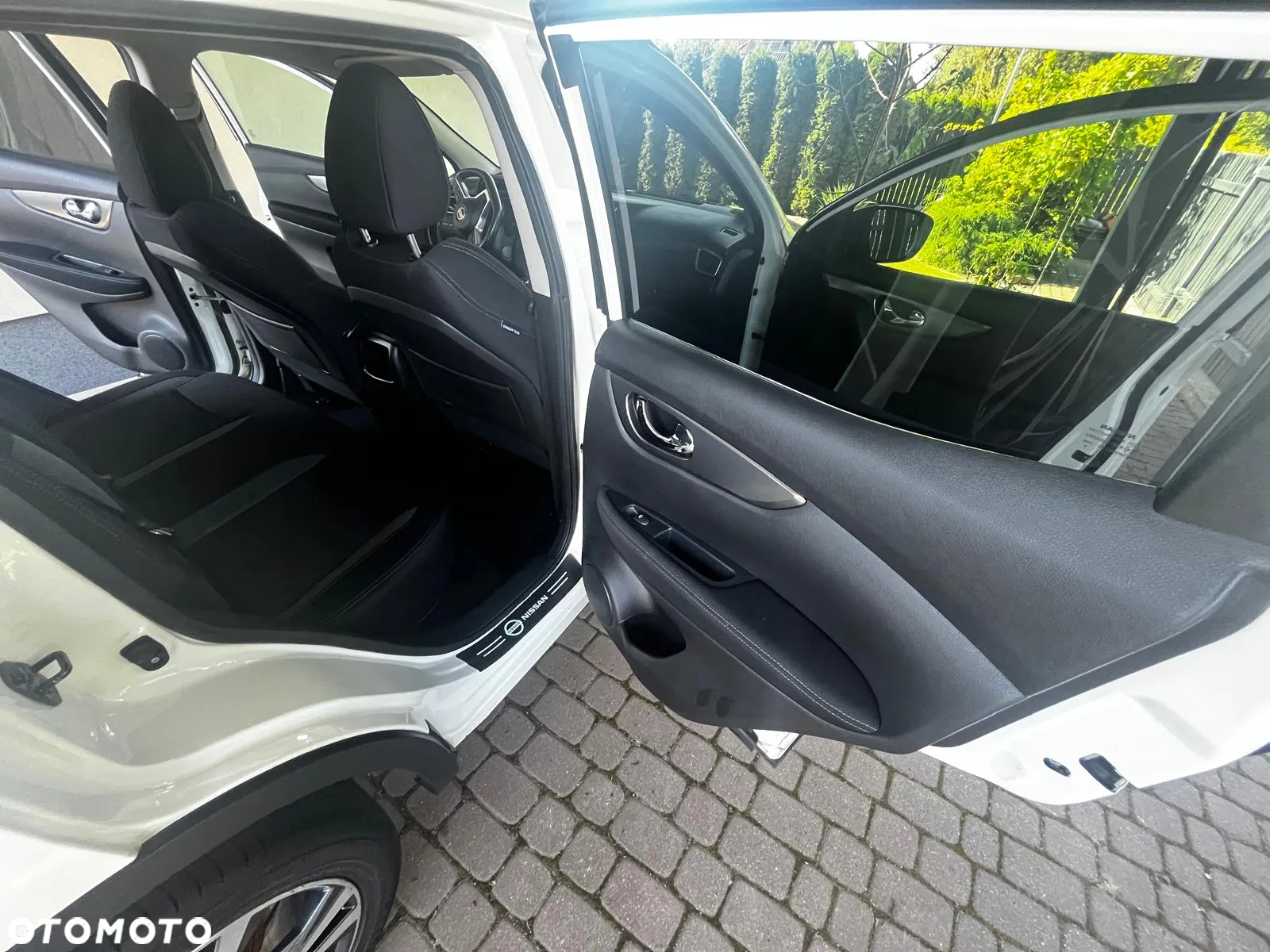 Nissan Qashqai 1.6 DIG-T N-Connecta - 23