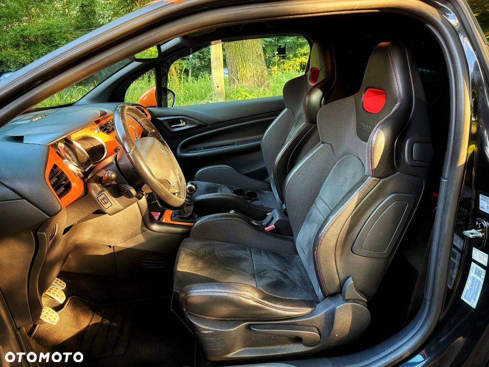 Citroën DS3 1.6 THP Racing - 11