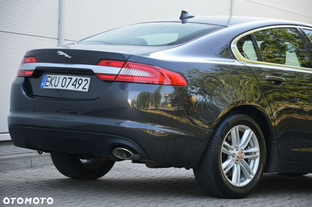 Jaguar XF - 12