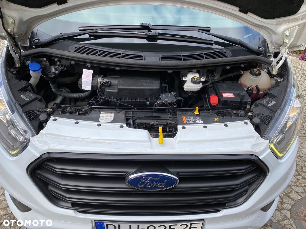 Ford TRANSIT CUSTOM - 28