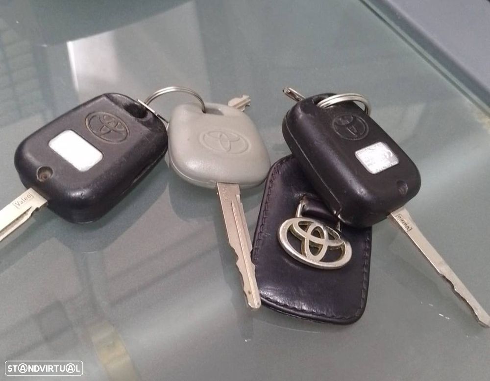 Toyota Avensis Sedan 1.6 Terra JE - 9