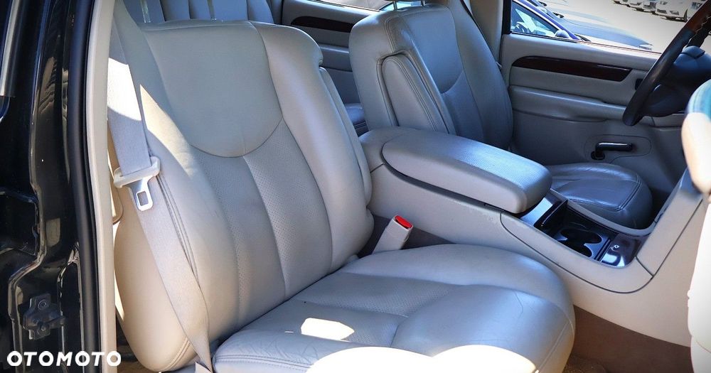 Cadillac Escalade - 19