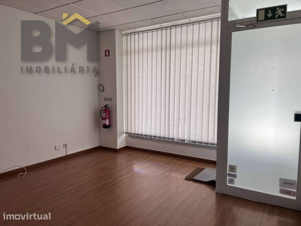 Loja com rendimento, para venda, em Castelo Branco! - Grande imagem: 2/14