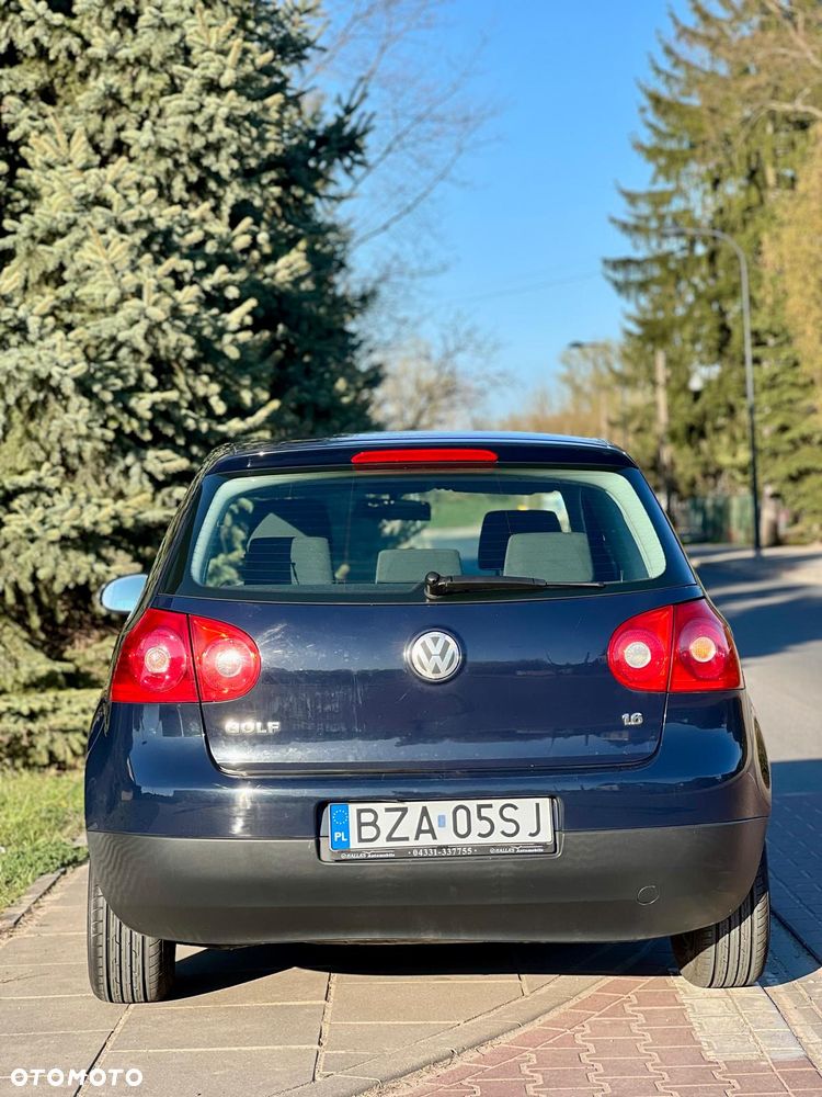 Volkswagen Golf 1.6 Comfortline - 4