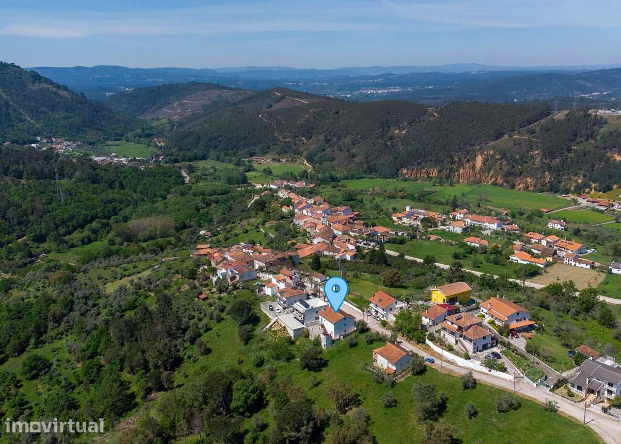 Moradia T4 com Terreno de 1.785m2 e Vistas Deslumbrantes em Folques - Grande imagem: 5/31