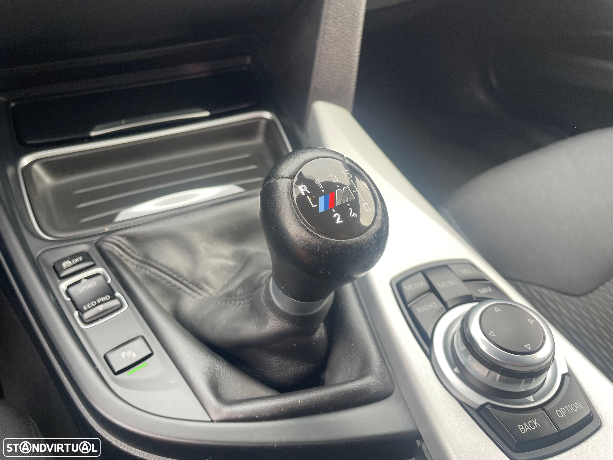 BMW 320 d Pack M - 13