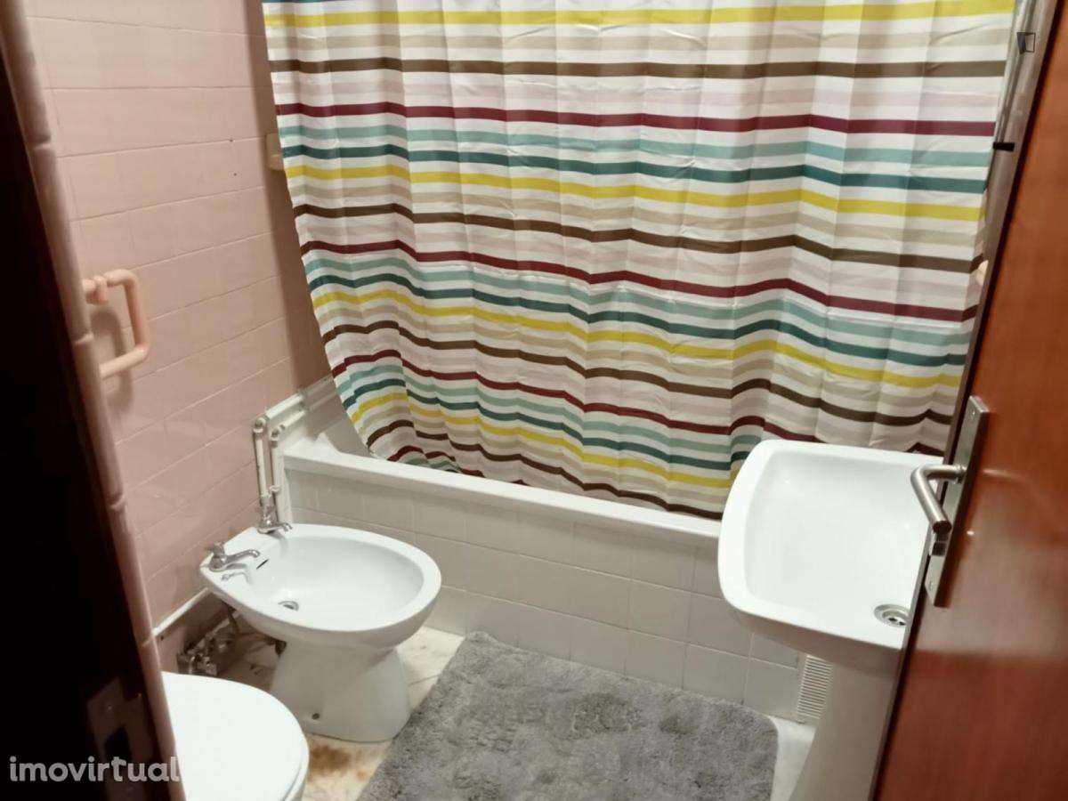 Quarto - localizado em Bairro do Sol Coimbra - Grande imagem: 5/6