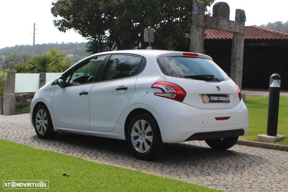 Peugeot 208 - 2