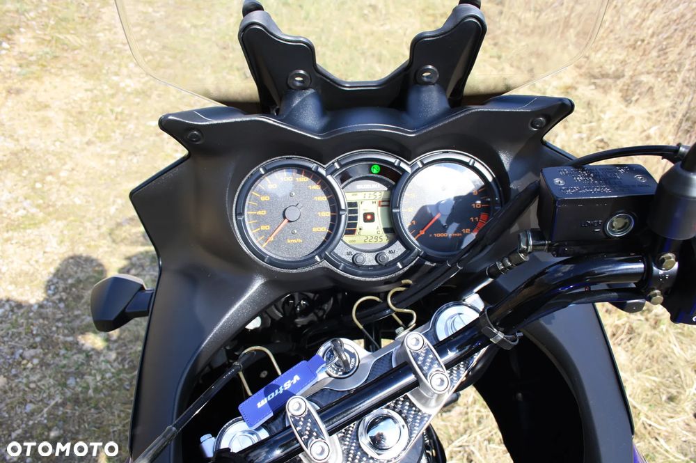 Suzuki V-STROM - 15
