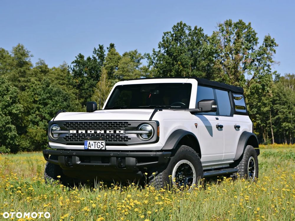 Ford Bronco - 2