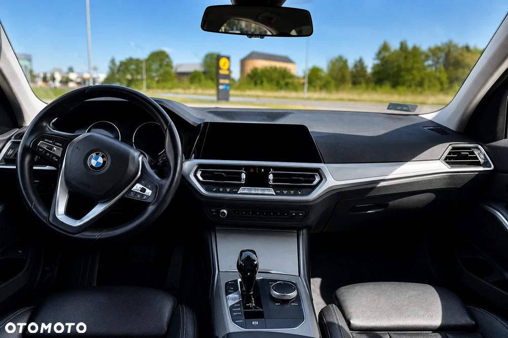 BMW Seria 3 320d - 8