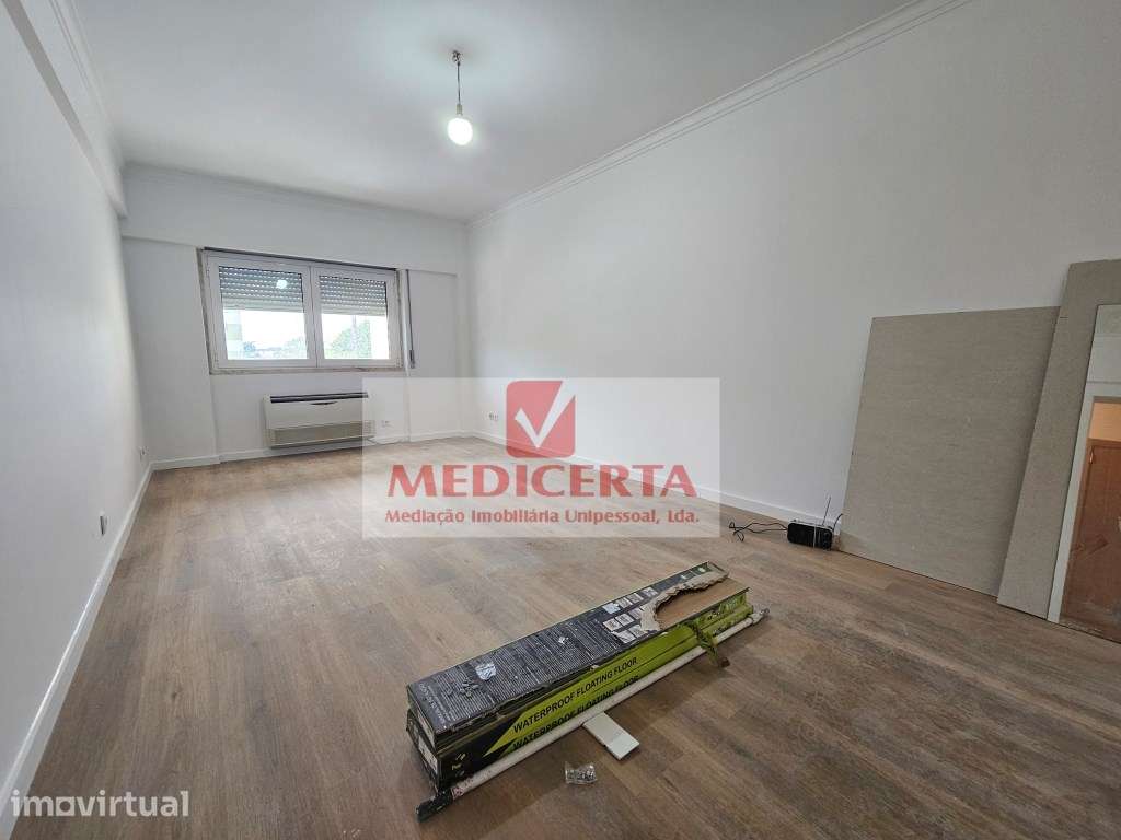 Amadora - Quinta do Borel - T3 Remodelado - Grande imagem: 4/16