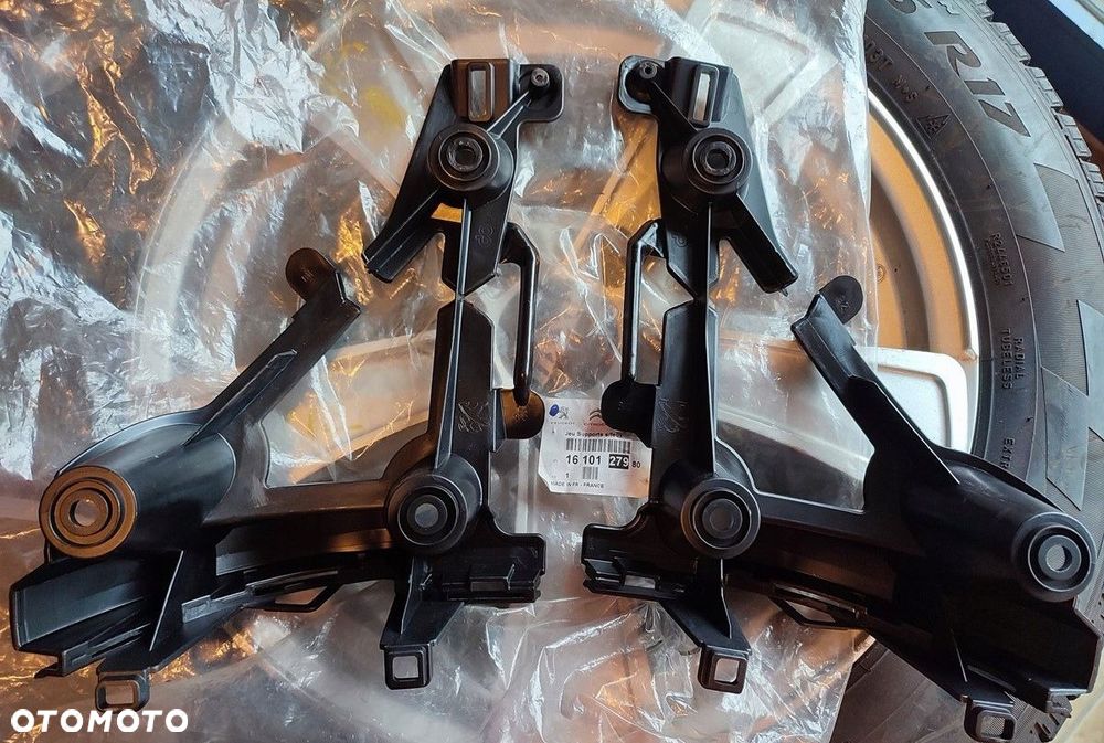 NOWY Ślizg wspornik zderzaka tył PRAWY Peugeot 2008 13-19 - 1