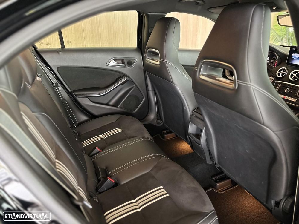 Mercedes-Benz A 200 d AMG Line - 19