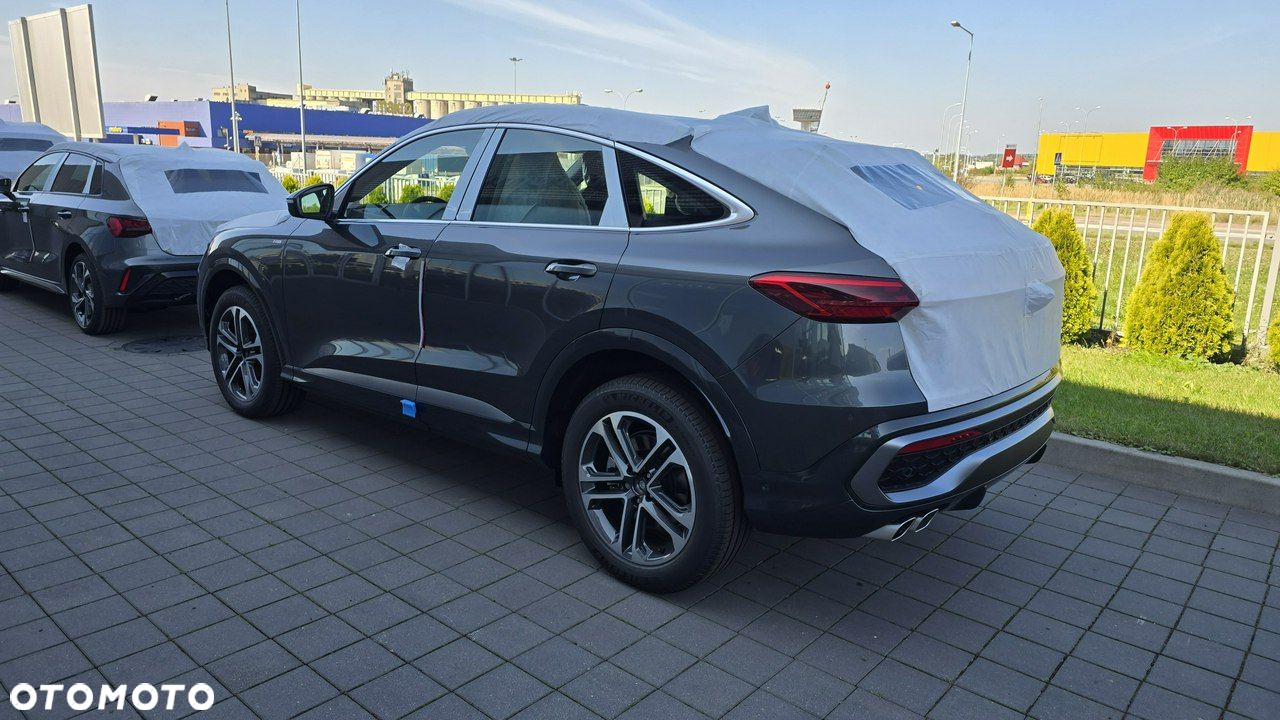 Audi Q5 Sportback - 4