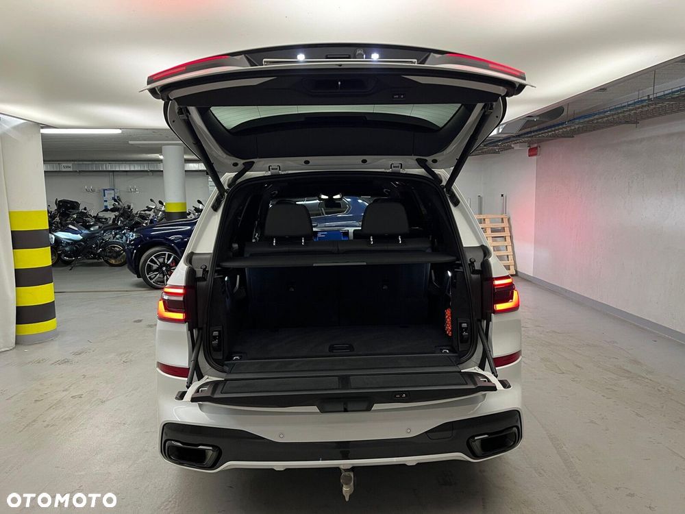 BMW X7 - 32