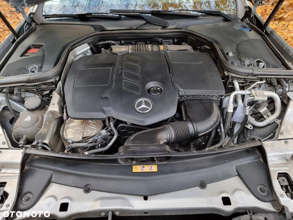 Mercedes-Benz Klasa E - 23