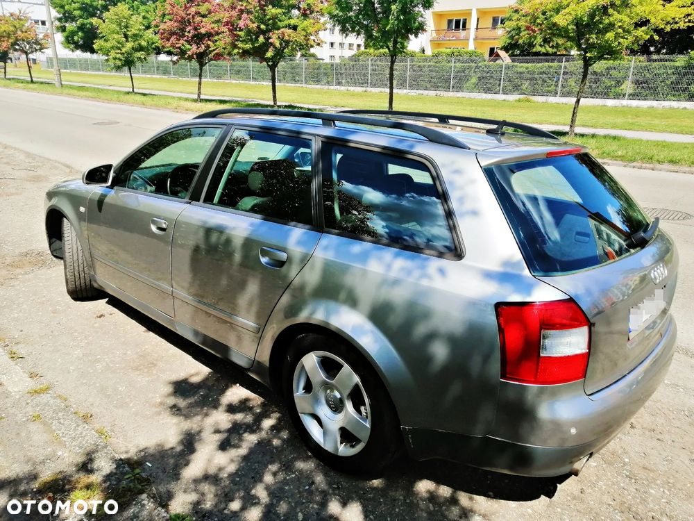 Audi A4 Avant 2.4 - 5
