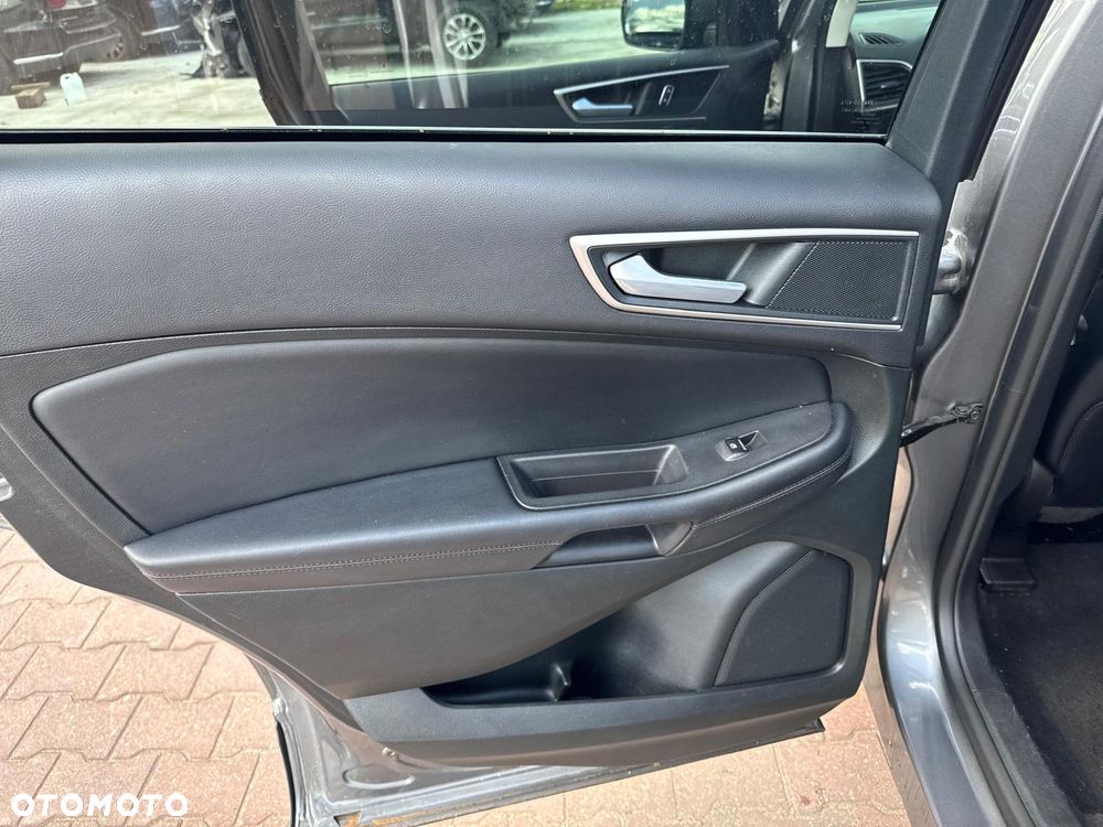 Ford Edge - 8