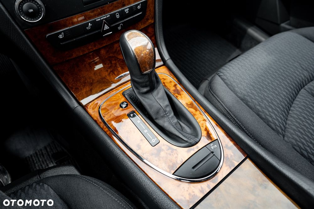 Mercedes-Benz Klasa E 200 Kompressor Automatik Elegance Sport Edition - 35