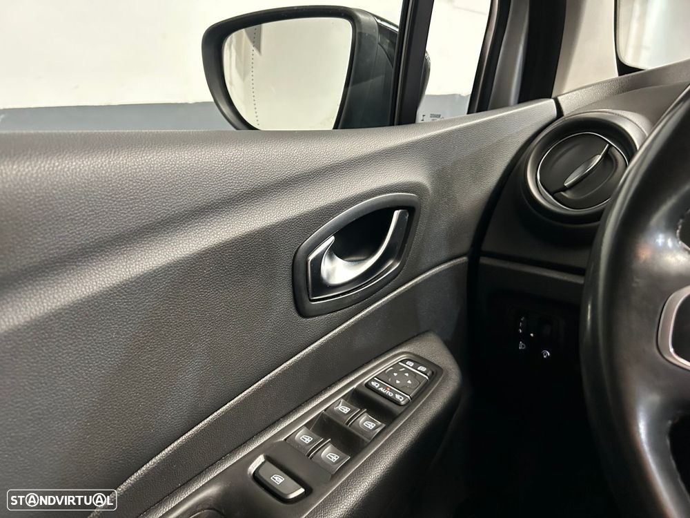 Renault Captur 1.5 dCi Exclusive — fotografia 37