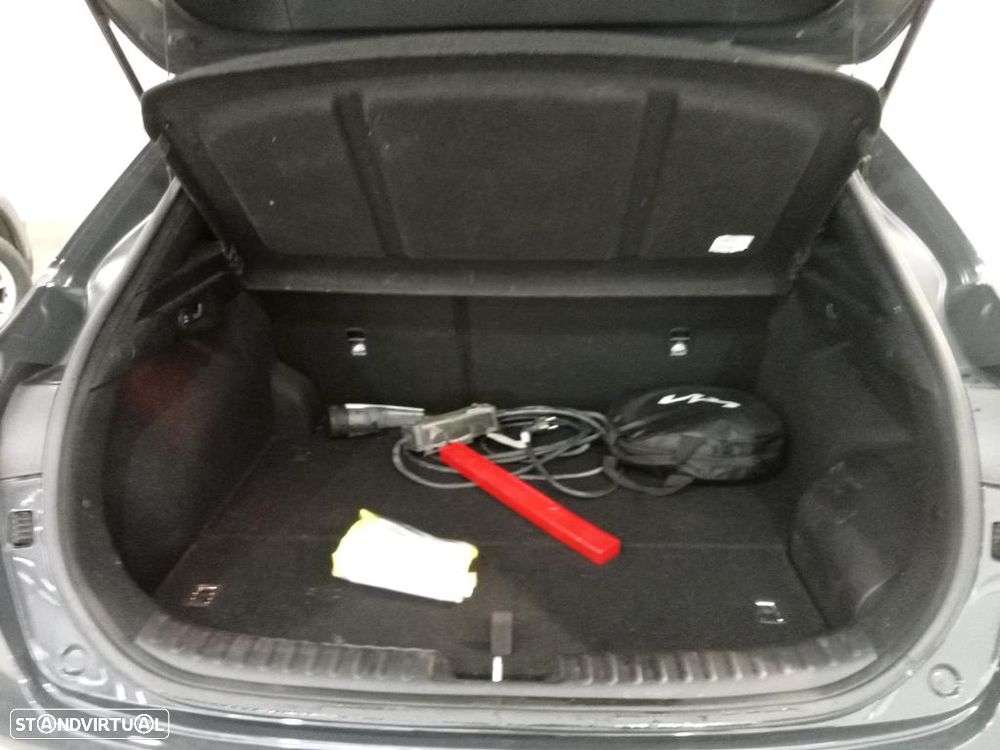 Kia XCeed 1.6 GDi PHEV Drive - 11