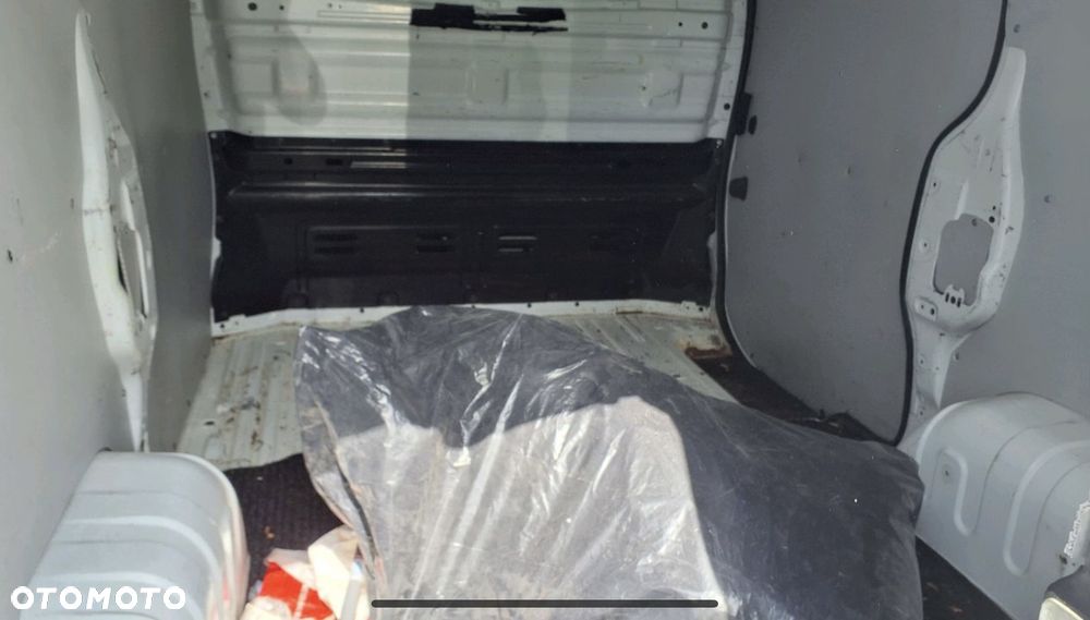 Renault TRAFIC - 11