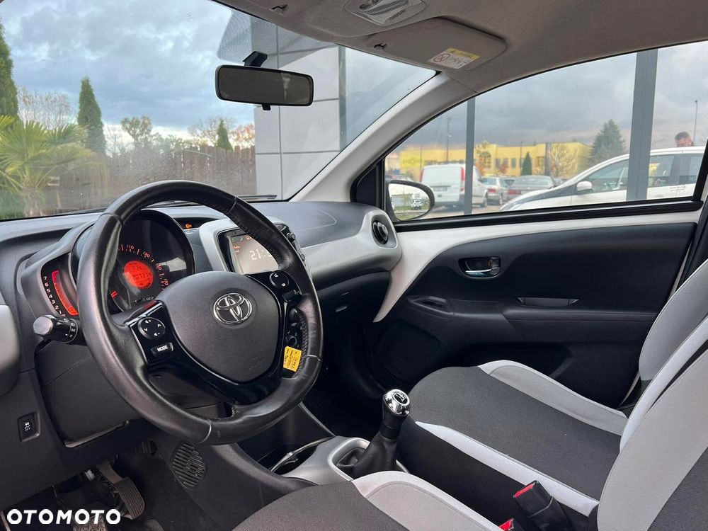 Toyota Aygo x-clusive Style Selection - 18