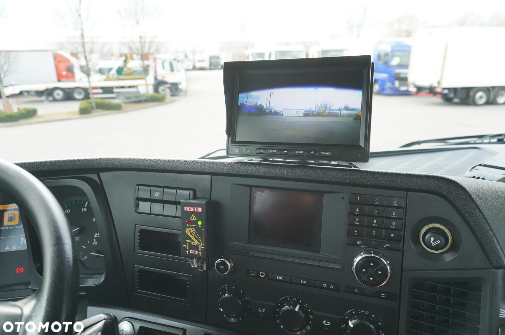Mercedes-Benz Arocs 2636 burtowy / HDS Fassi F175 7.7 t / 150 tys. km - 25