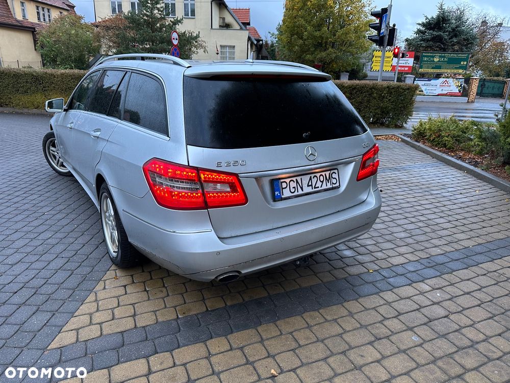 Mercedes-Benz Klasa E 250 CGI BlueEffICIENCY Avantgarde - 9