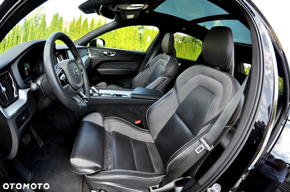 Volvo XC 60 B4 D Ultimate Dark - 24