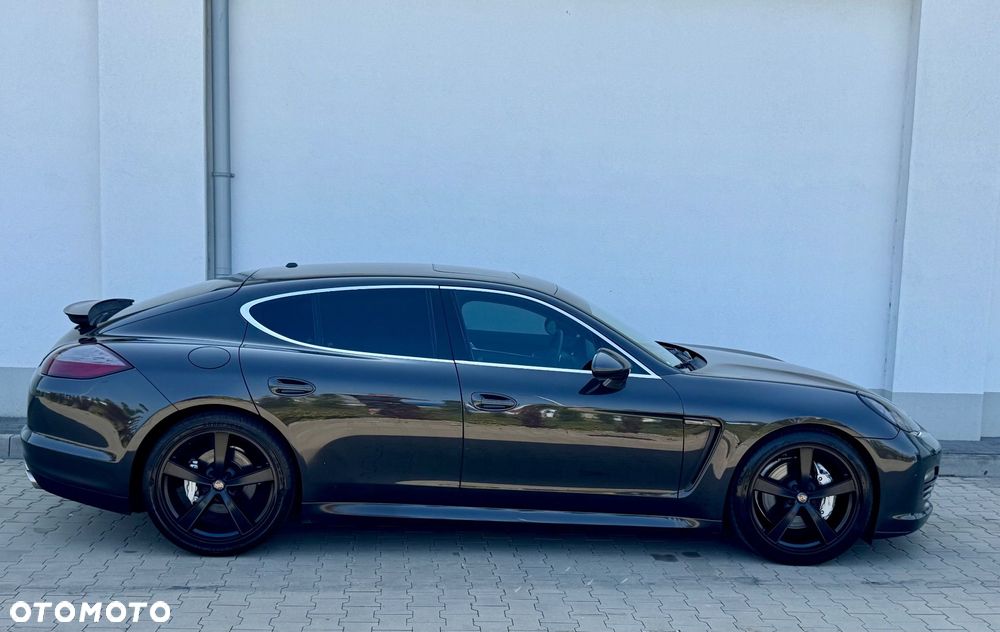 Porsche Panamera 4S PDK - 16
