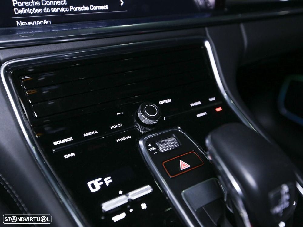 Porsche Panamera Sport Turismo 4S E-Hybrid - 41