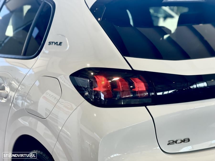 Peugeot 208 1.2 PureTech SE Style - 8