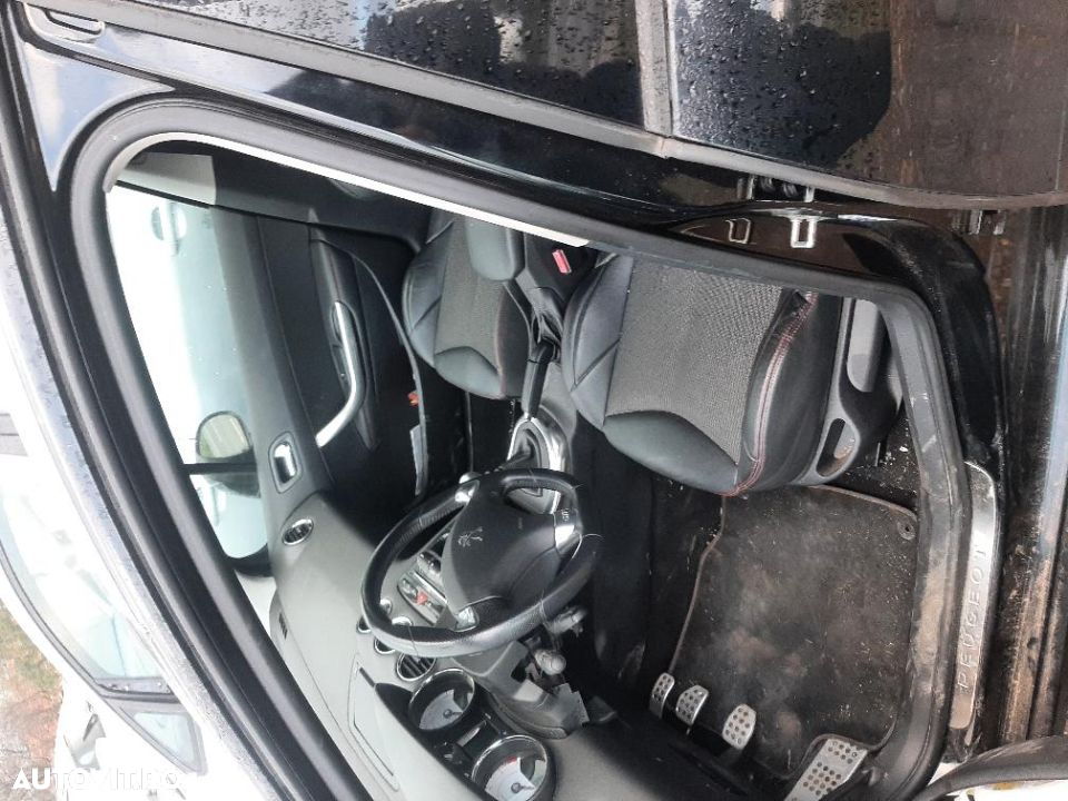 dezmembrez peugeot 308 .1.6l benzina 2012 - 3