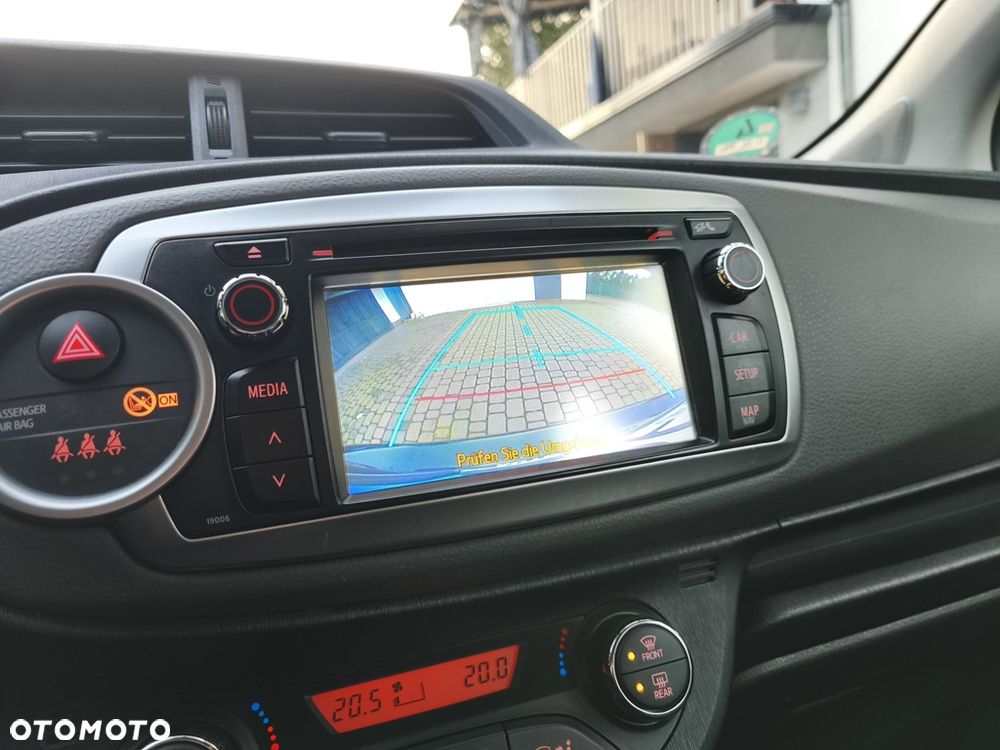 Toyota Yaris 1.33 VVT-i Executive - 25