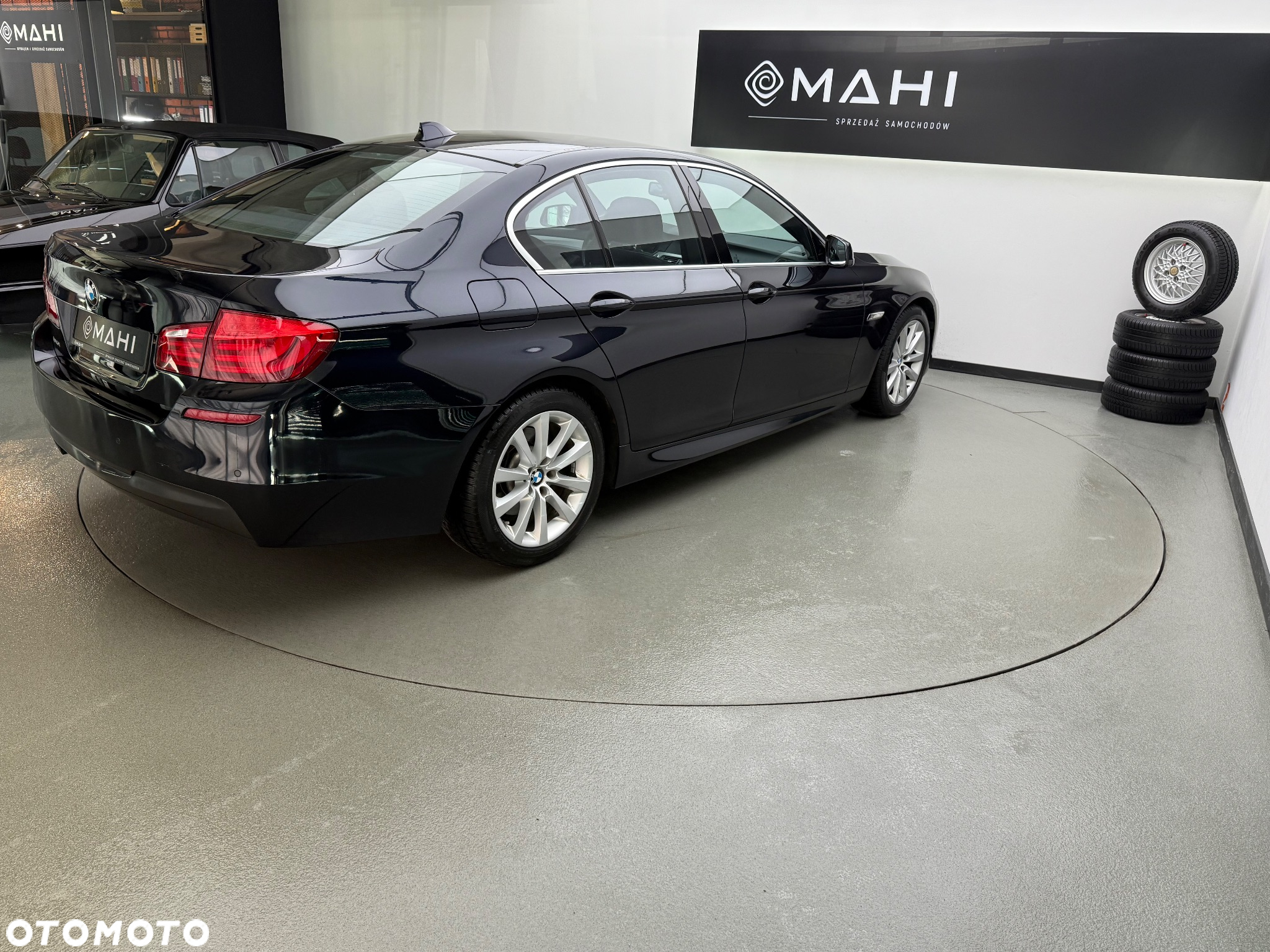 BMW Seria 5 520i Touring Luxury Line - 12