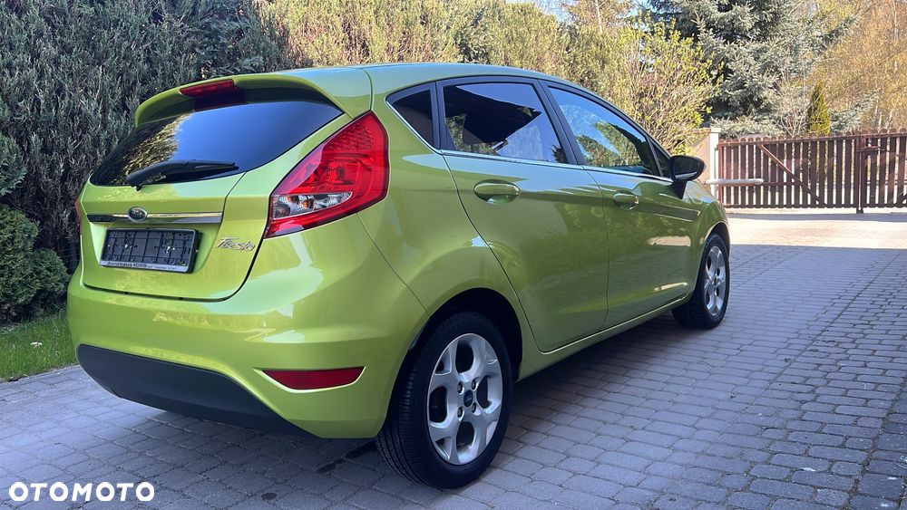 Ford Fiesta - 16