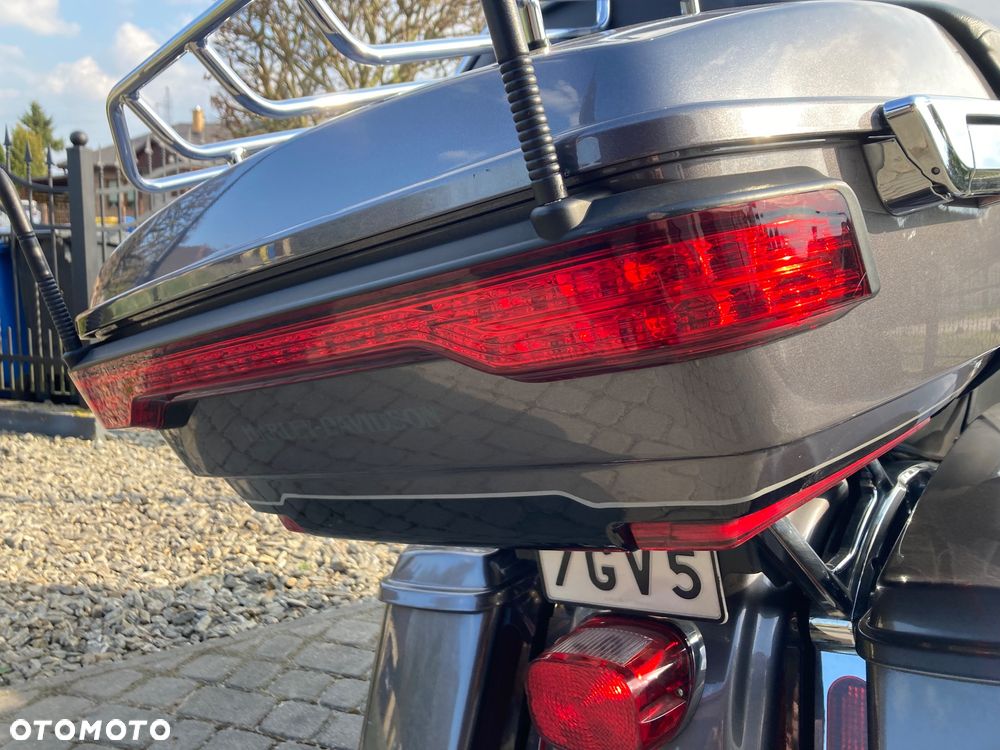 Harley-Davidson FLH Electra Glide - 17