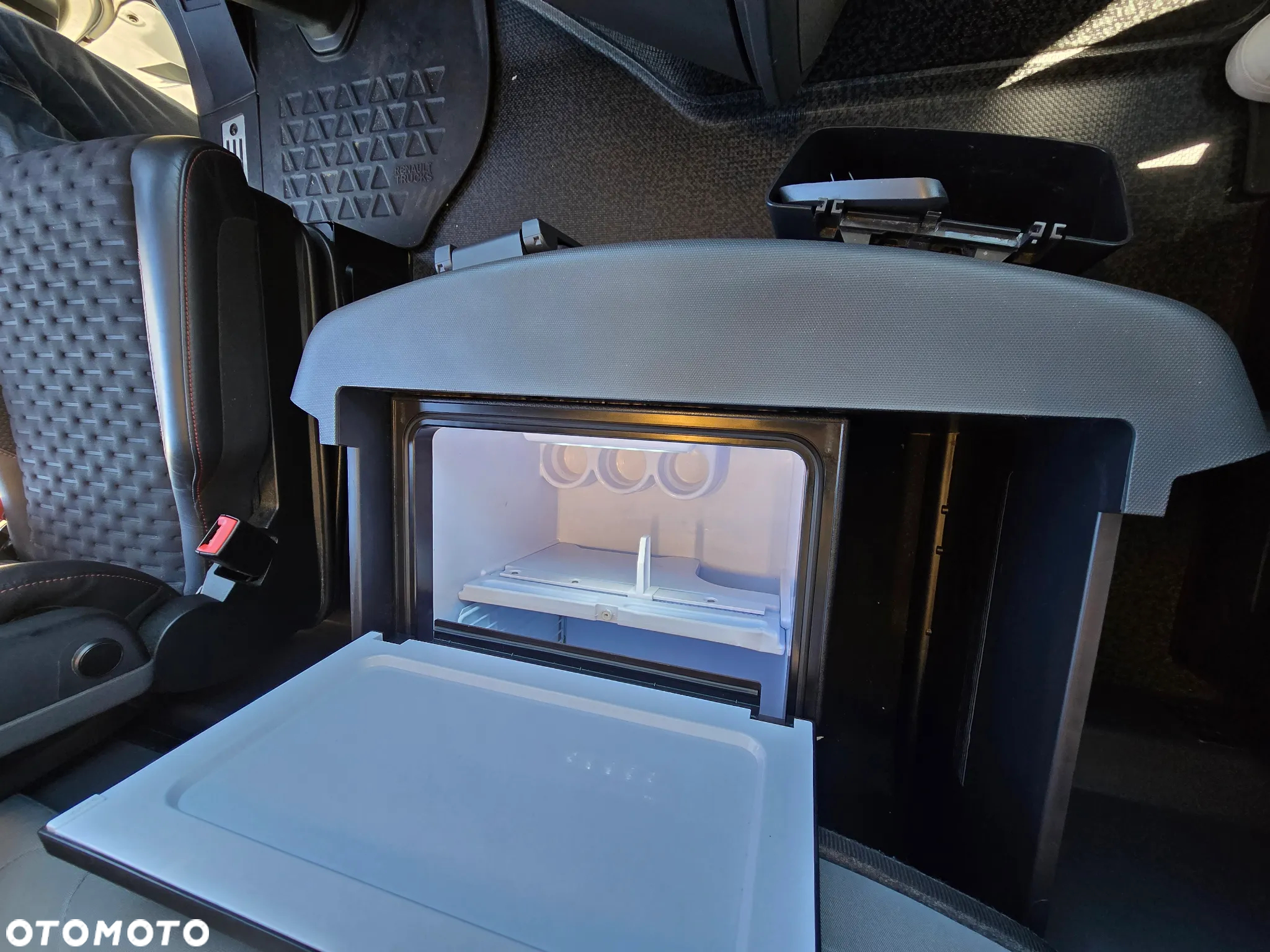 Renault T480 EVO High Cab - 8