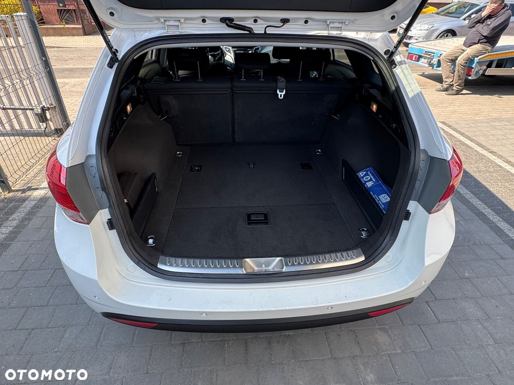 Hyundai i40 Kombi 1.7 CRDi Trend - 12