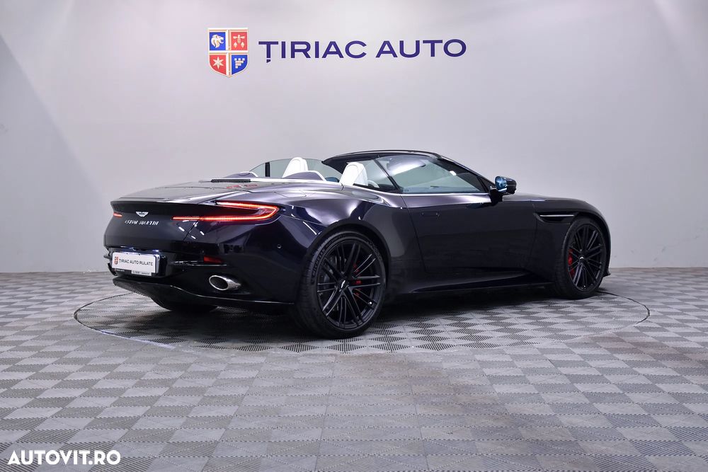 Aston Martin DB12 Volante - 13