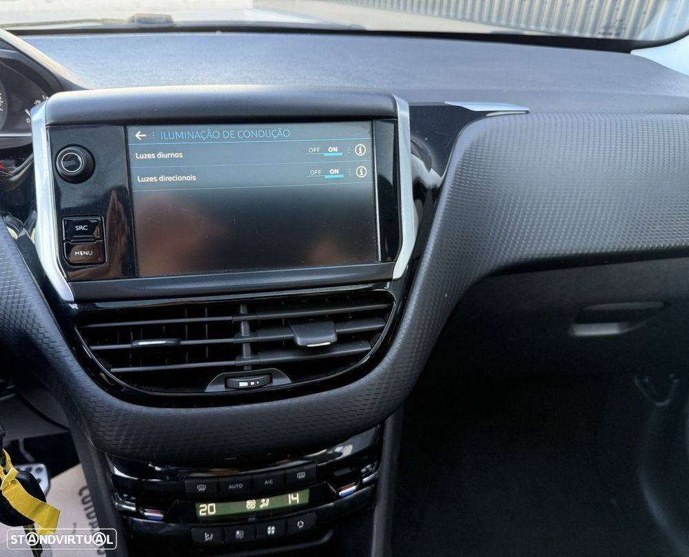 Peugeot 208 1.2 PureTech GT Line EAT6 - 20