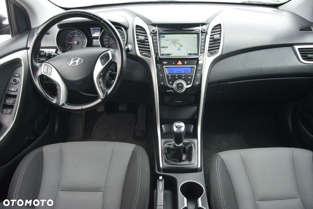 Hyundai i30 1.6 CRDi Fifa World Cup Edition - 26