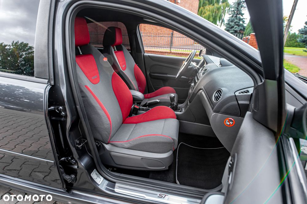 Ford Focus - 23