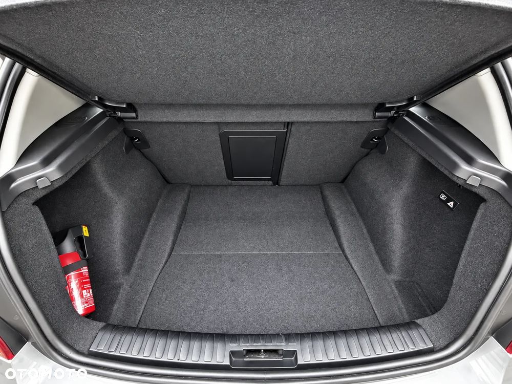 BMW Seria 1 116i - 26