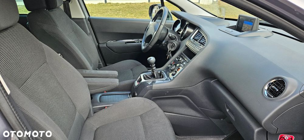 Peugeot 5008 - 13